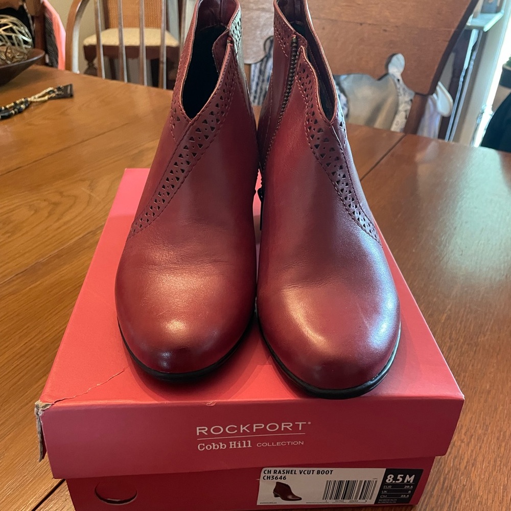 BRAND NEW Rockport leather booties